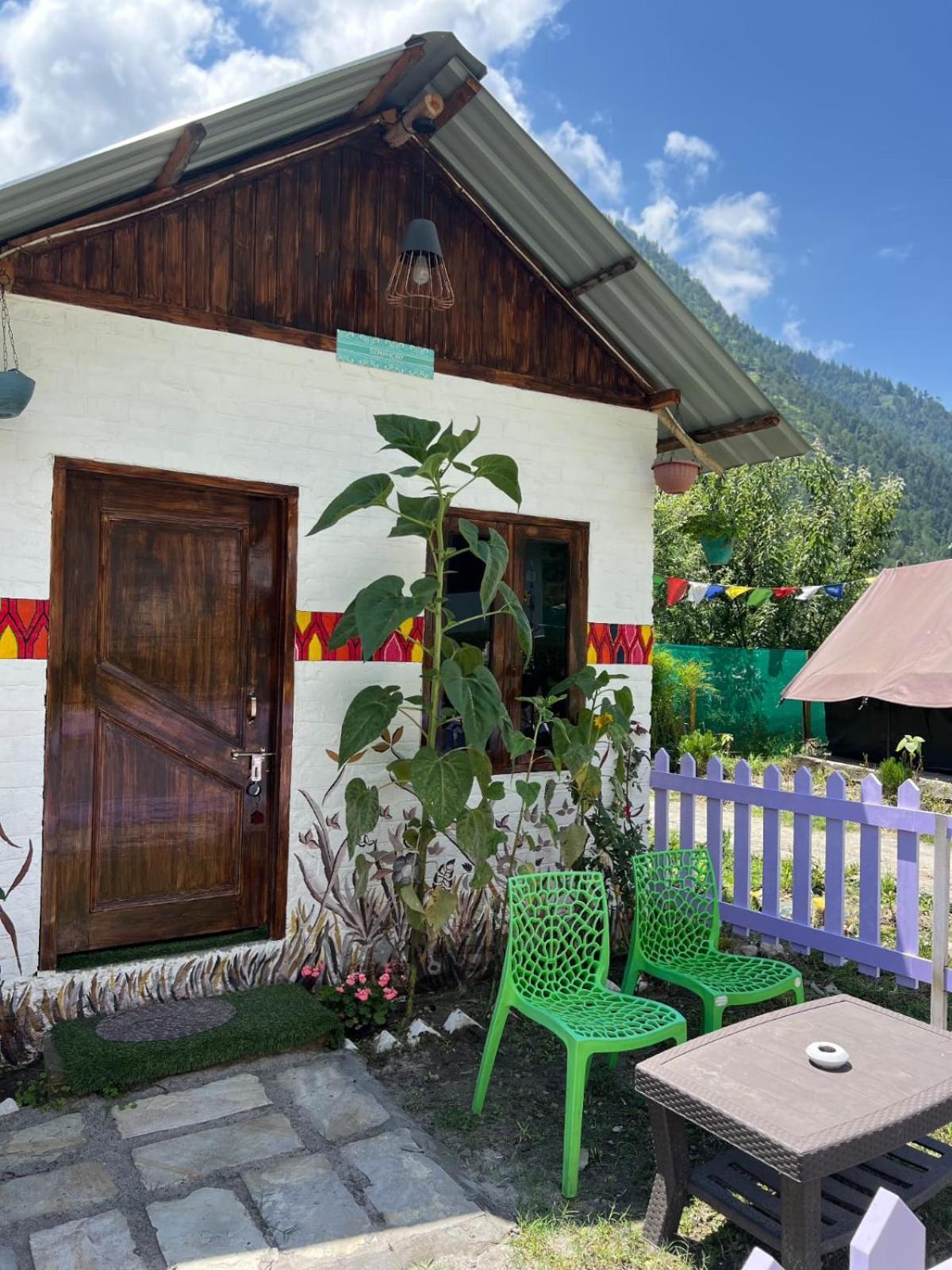 Himtrek Stay Kasol Esterno foto