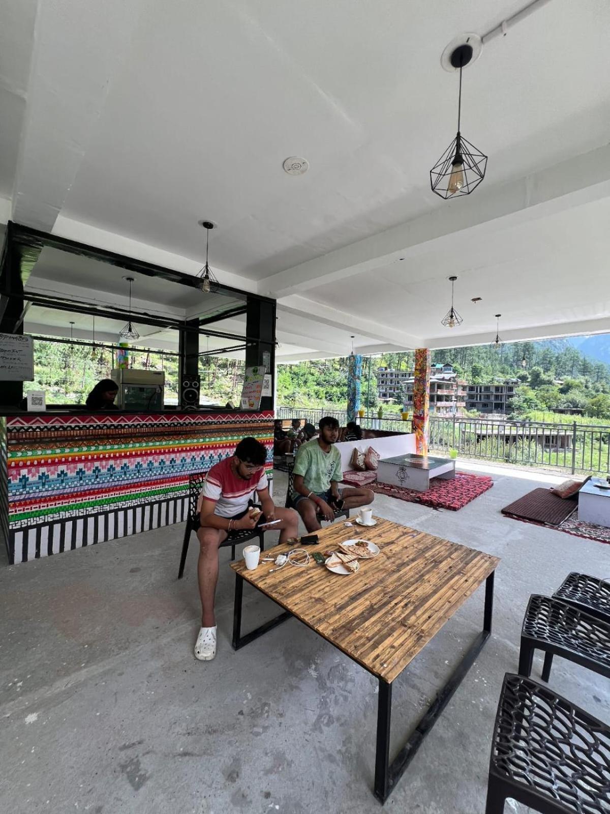 Himtrek Stay Kasol Esterno foto