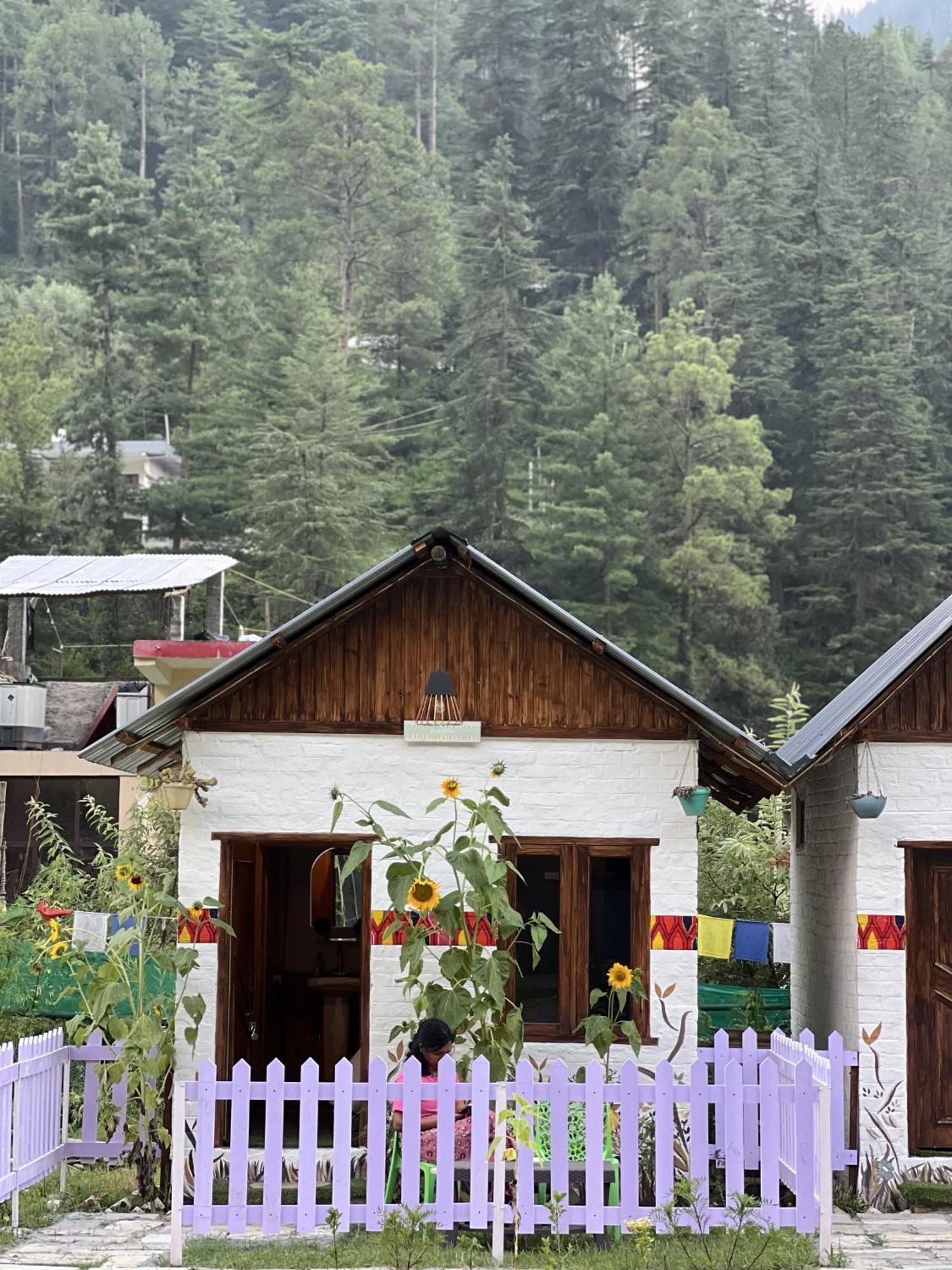 Himtrek Stay Kasol Esterno foto