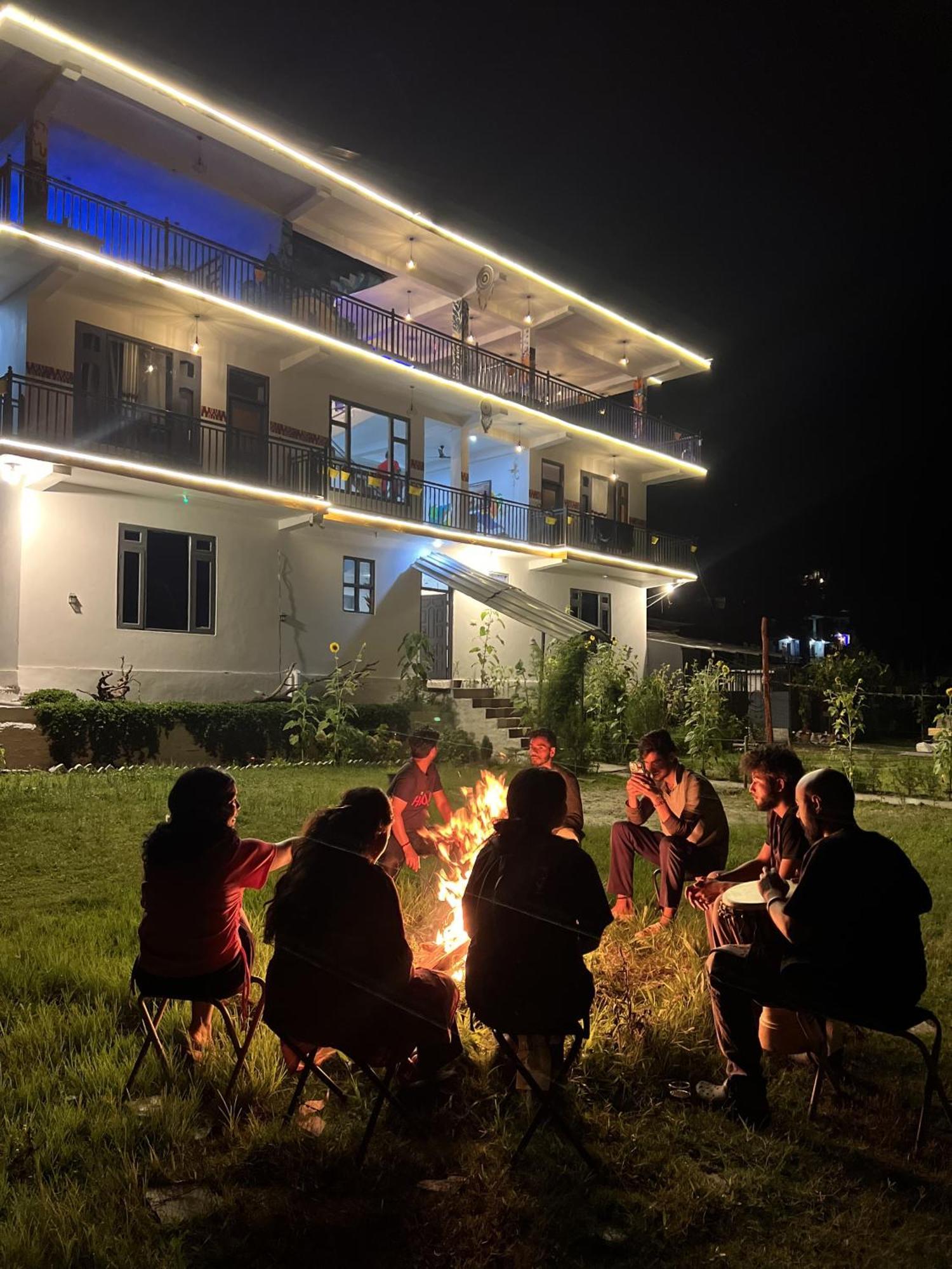 Himtrek Stay Kasol Esterno foto