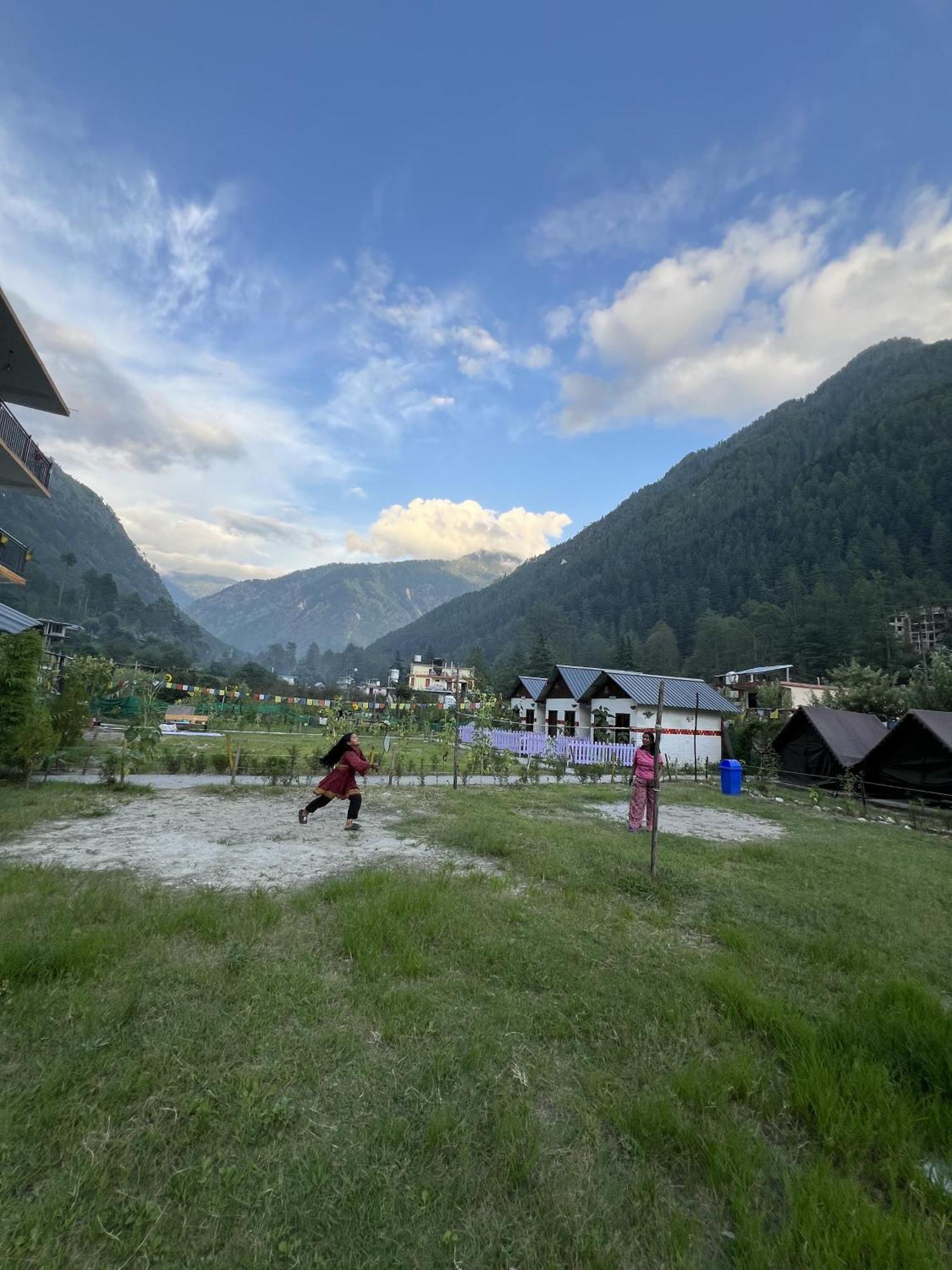 Himtrek Stay Kasol Esterno foto