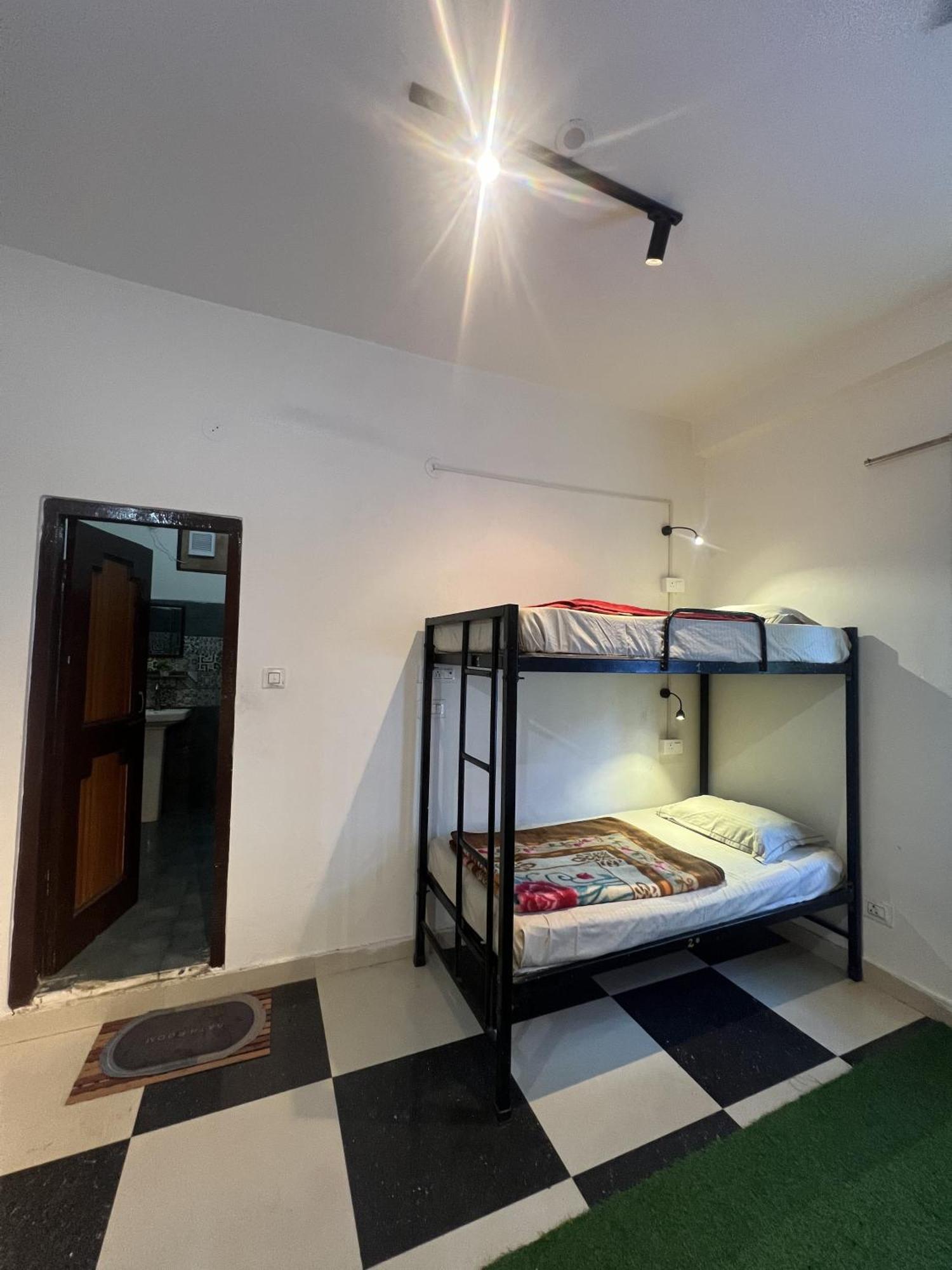 Himtrek Stay Kasol Esterno foto