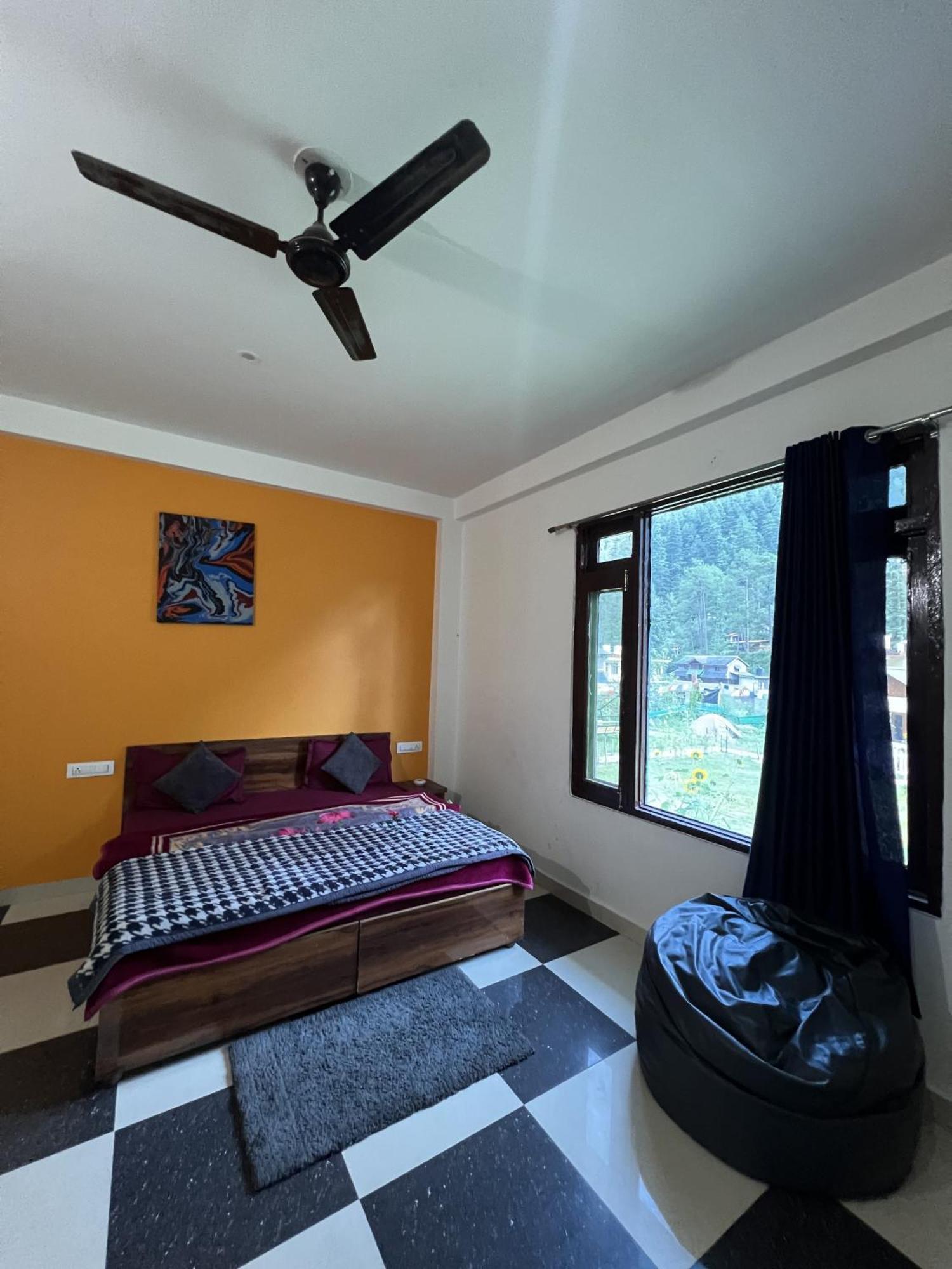 Himtrek Stay Kasol Esterno foto